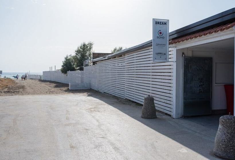 בית מלון כפרי Dream Village