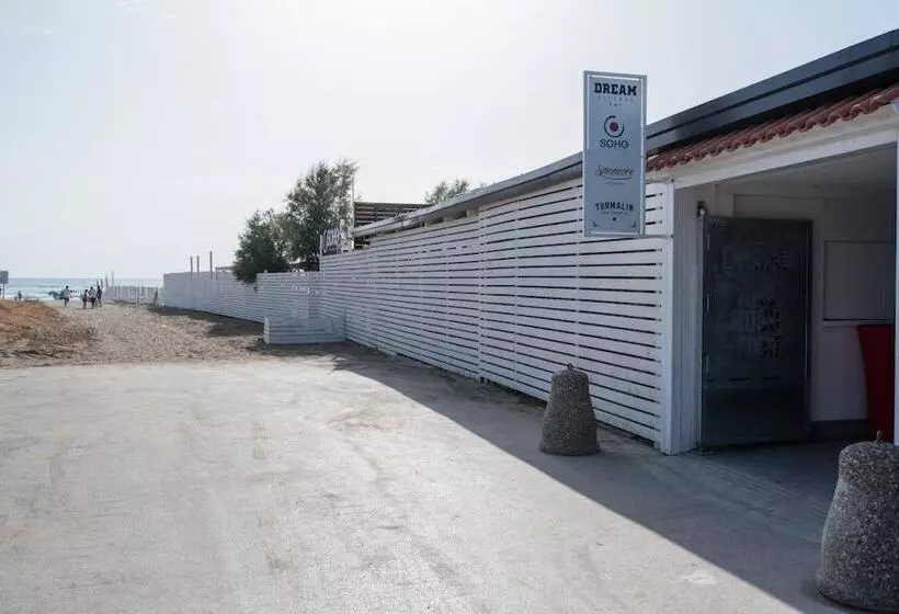 Hotelli Dream Village