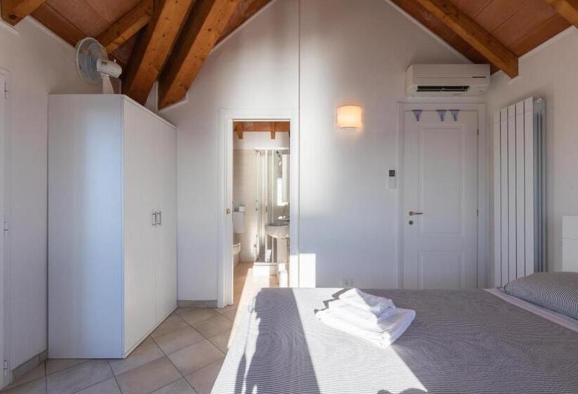 La Sterlizia Di Santa Croce