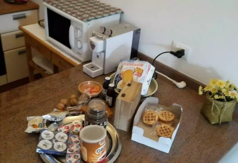 Aamiaismajoitus (B&B) Bed&breakfast Fiorella Sul Lago