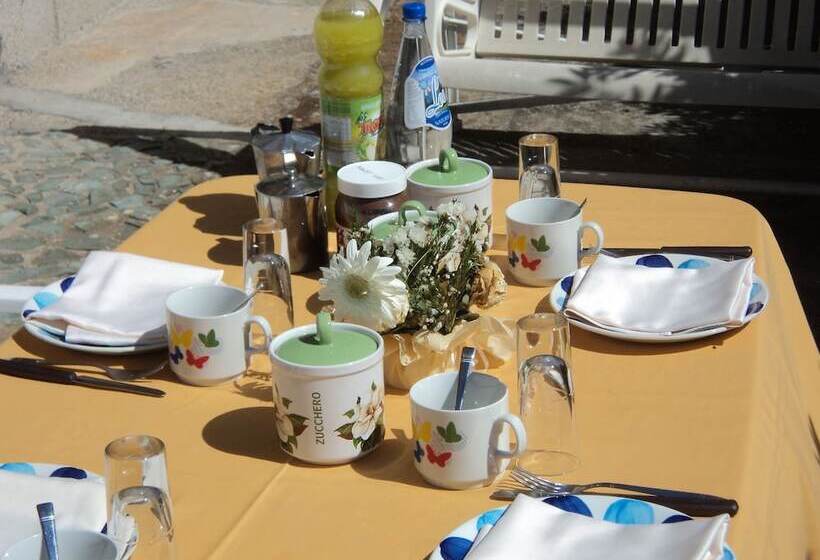 田舎風ホテル Agriturismo Il Borgo Sul Lago