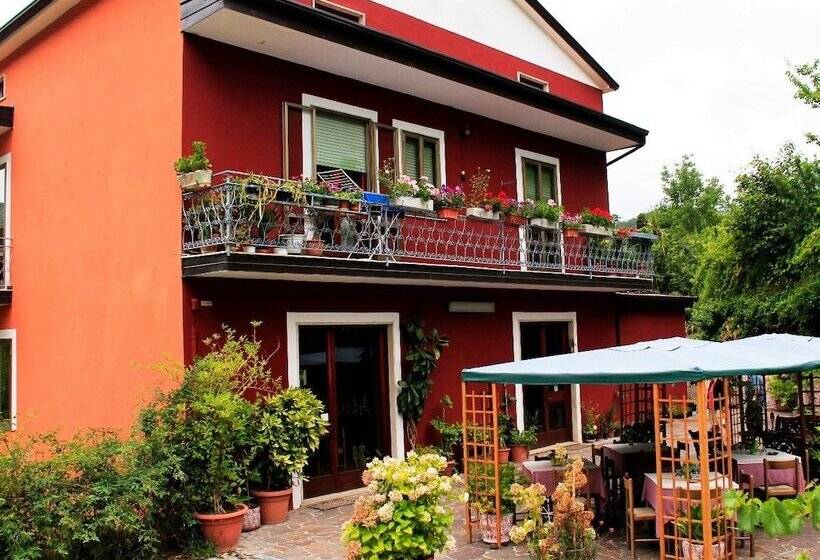 ペンション La Casina Rossa