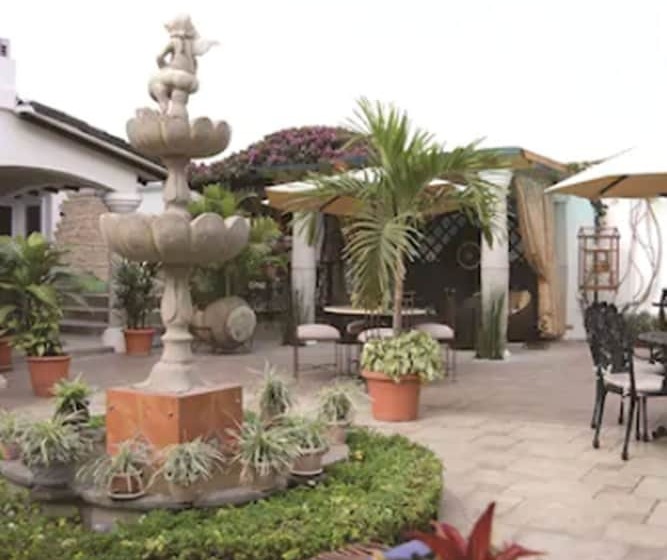 فندق Casa García