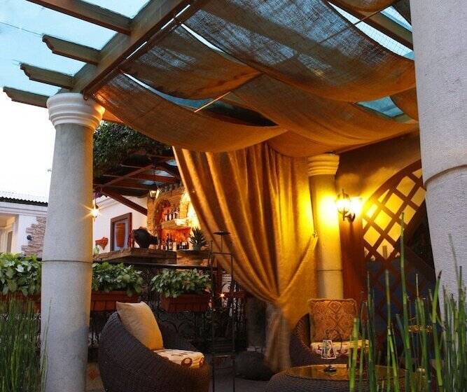 فندق Casa García