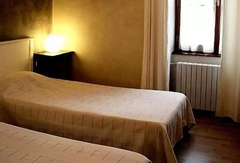 בית מלון כפרי De La Paix