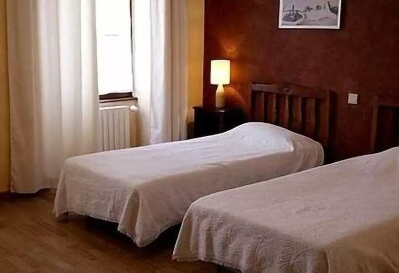 בית מלון כפרי De La Paix