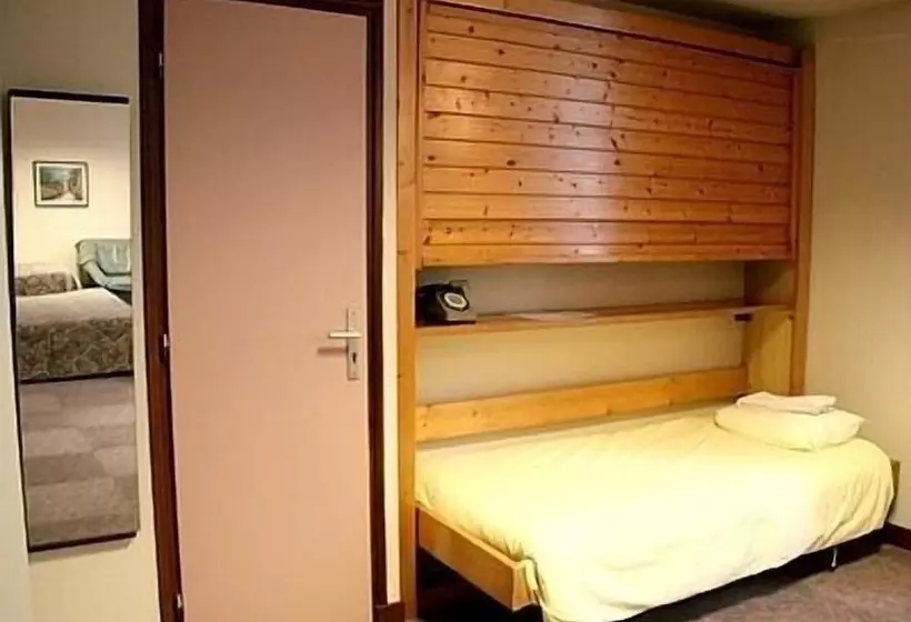 בית מלון כפרי De La Paix