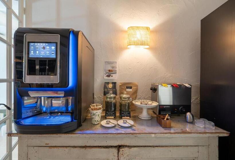 فندق Hôtel La Garrigue & Bar Piscine