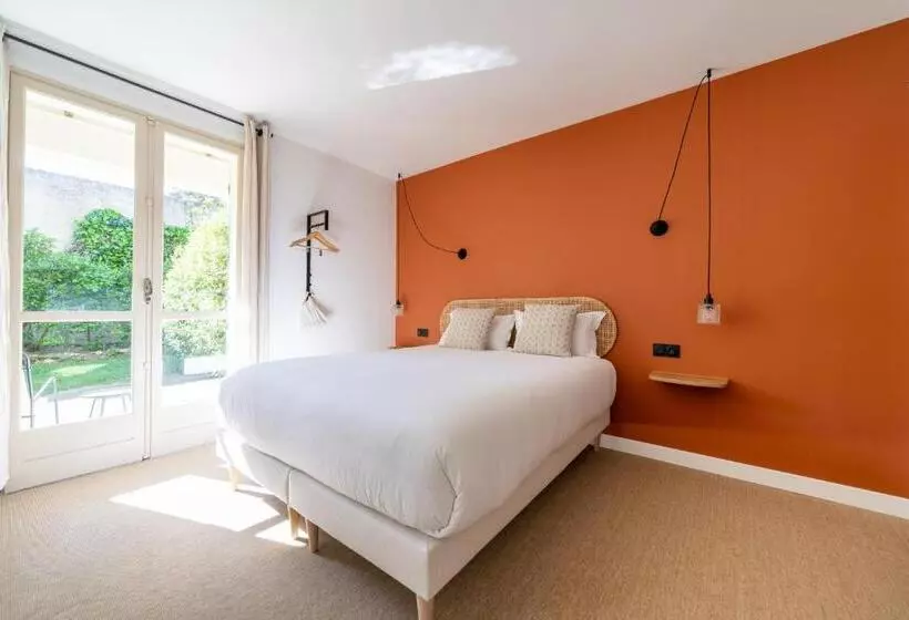 فندق Hôtel La Garrigue & Bar Piscine