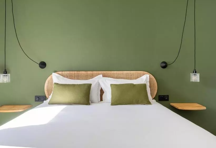 فندق Hôtel La Garrigue & Bar Piscine