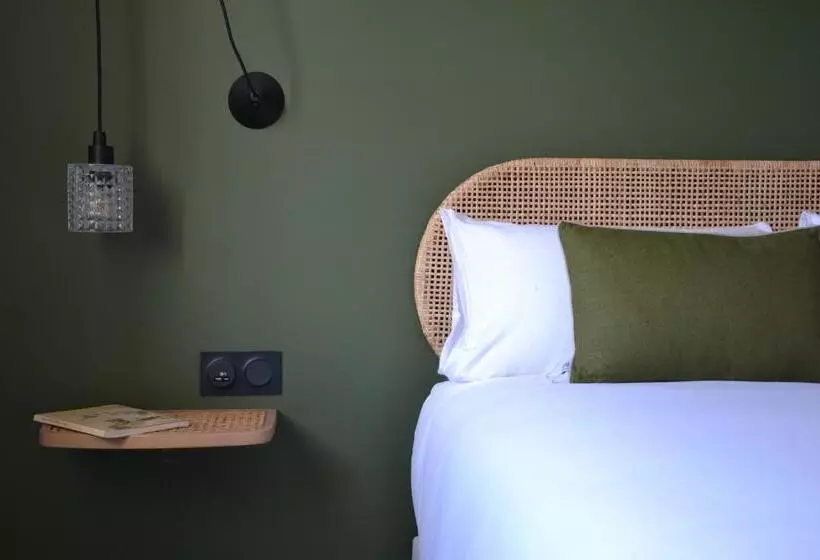 فندق Hôtel La Garrigue & Bar Piscine