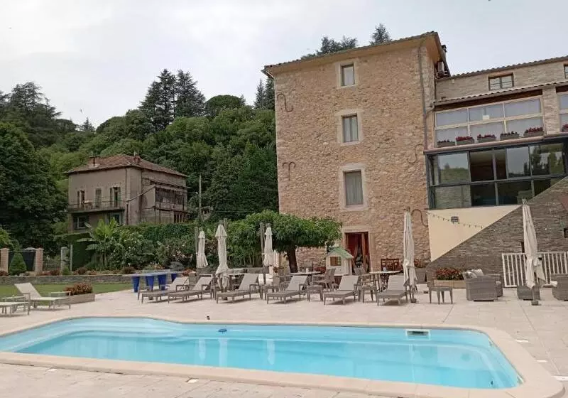 Отель Hôtel Le Mas De La Prairie