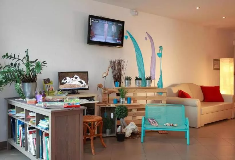 Отель Les Portes De La Vallee