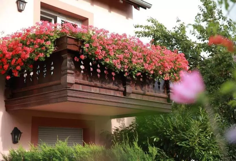 Отель Les Portes De La Vallee