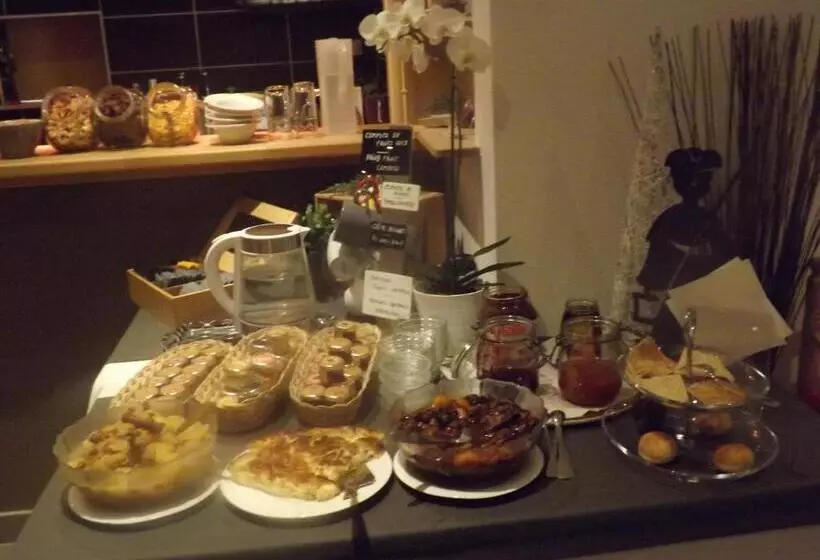 Отель Les Portes De La Vallee