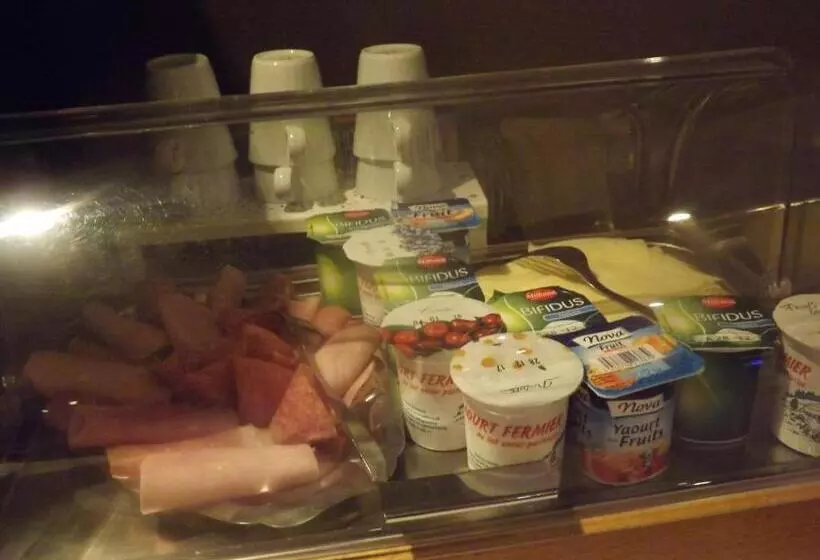 Отель Les Portes De La Vallee