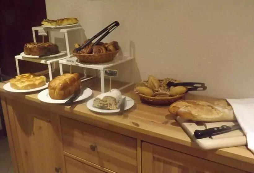 Отель Les Portes De La Vallee