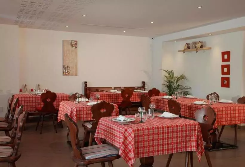 Отель Les Portes De La Vallee