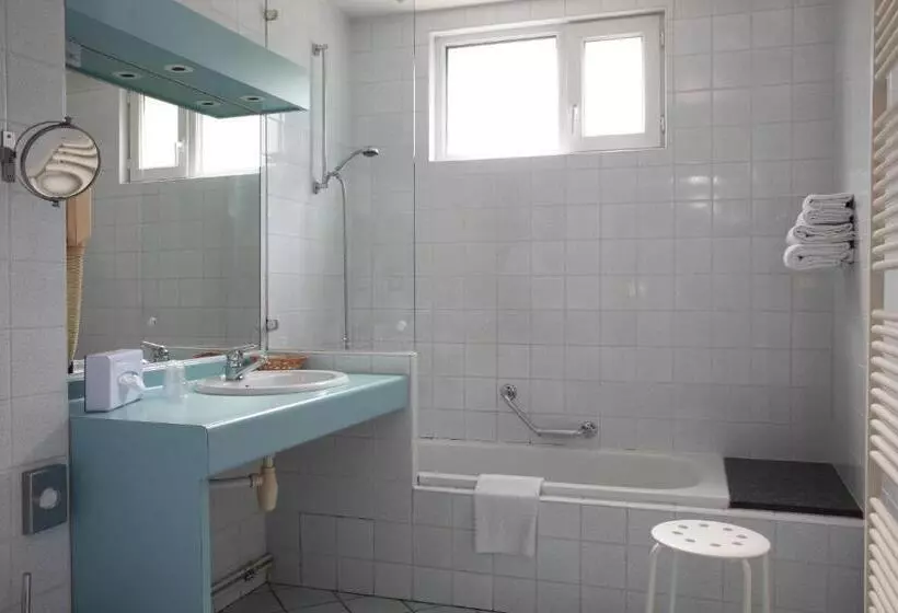 Отель Les Portes De La Vallee