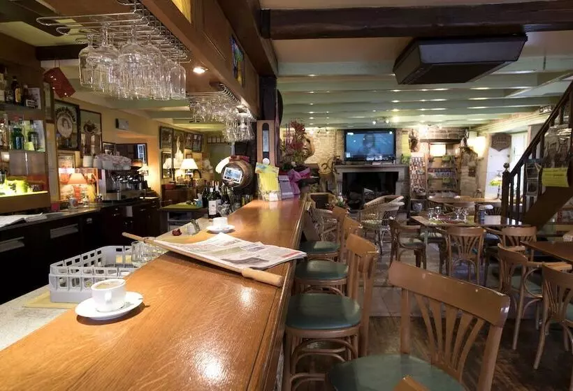 בית מלון כפרי Logis Auberge De La Fontaine