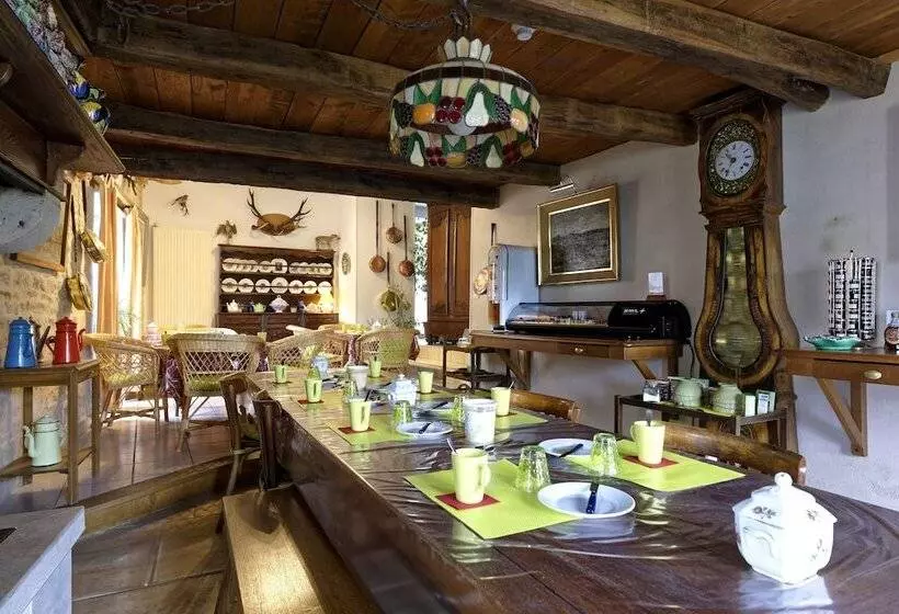 בית מלון כפרי Logis Auberge De La Fontaine