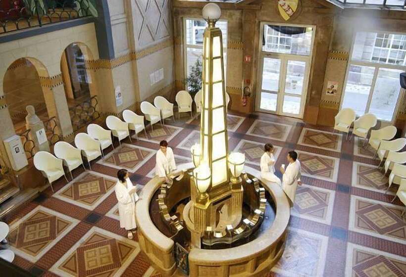 Отель De La Grande Cascade