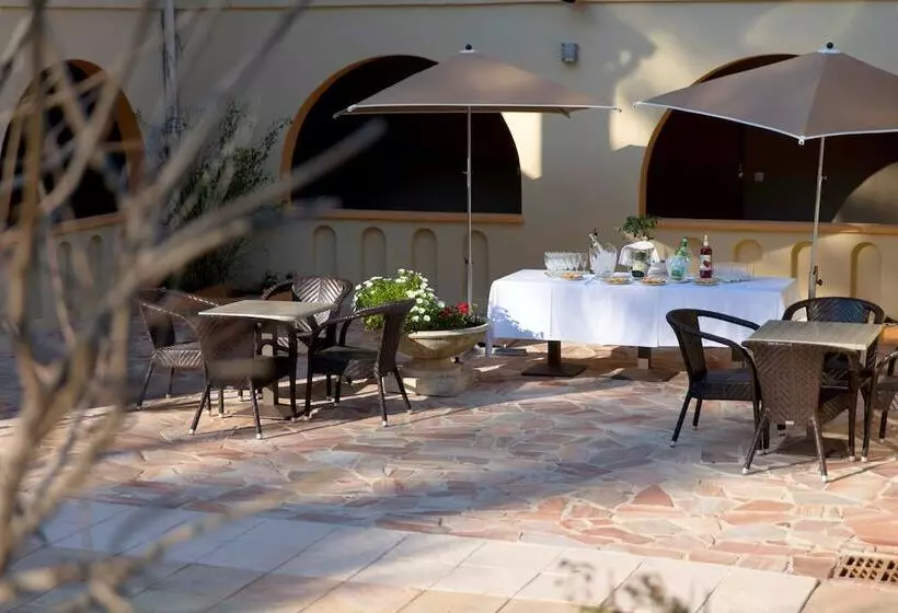 ホテル Logis Hostellerie De L Abbaye