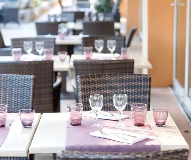 ホテル Logis Hostellerie De L Abbaye