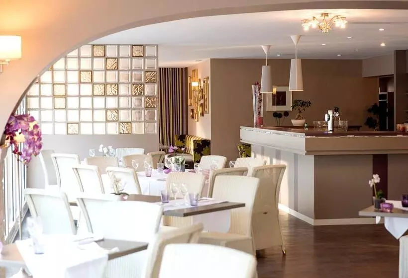 ホテル Logis Hostellerie De L Abbaye