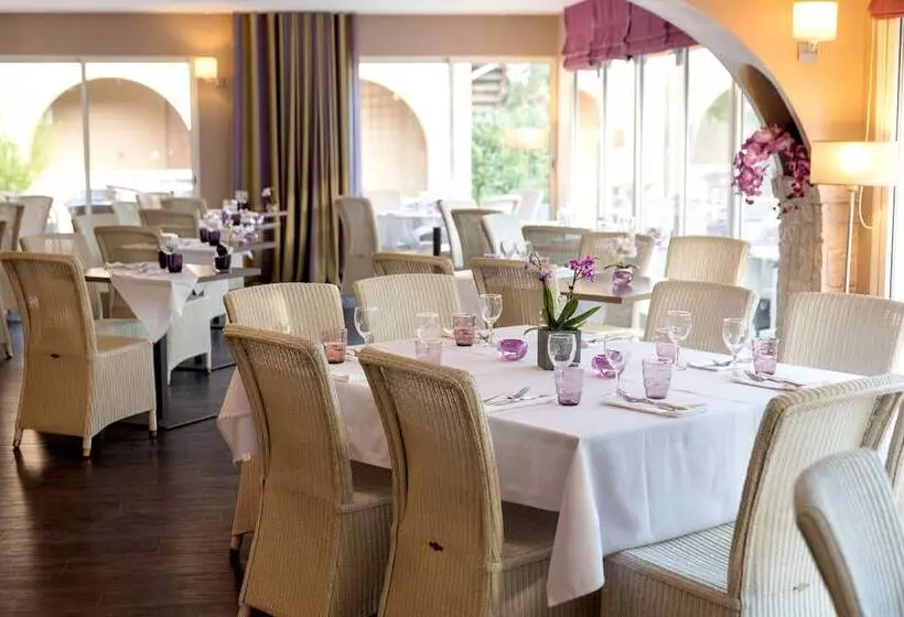 ホテル Logis Hostellerie De L Abbaye