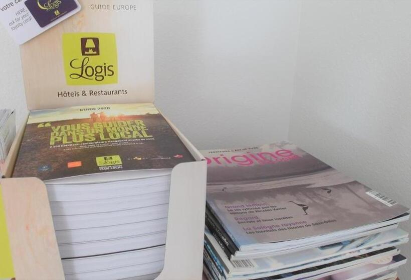 فندق Logis Hôtel Du Château