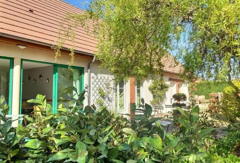 호텔 Logis Hôtel Du Château