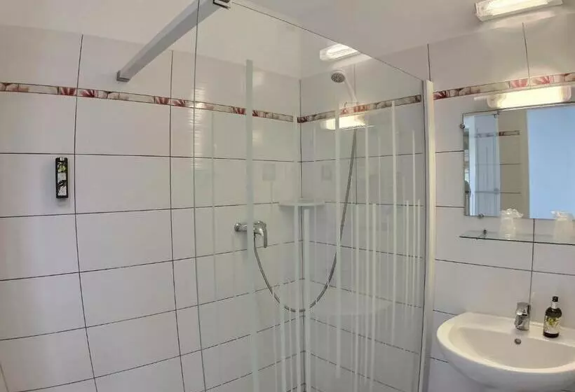 호텔 Logis Hôtel Du Château