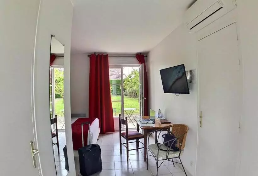 호텔 Logis Hôtel Du Château