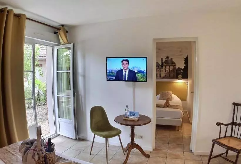 호텔 Logis Hôtel Du Château