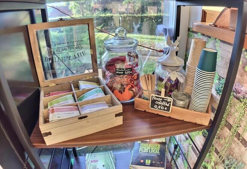 فندق Logis Hôtel Du Château