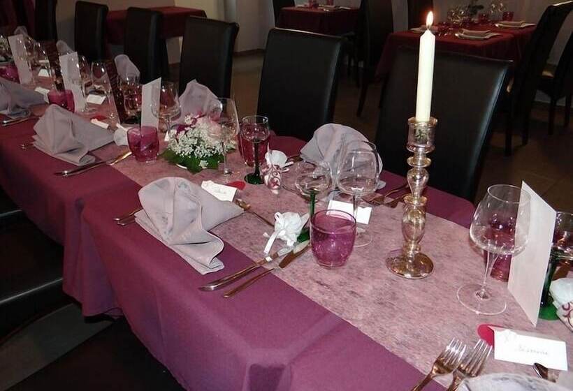 בית מלון כפרי Logis Hôtel Restaurant Auberge Les Vallées Du Perche