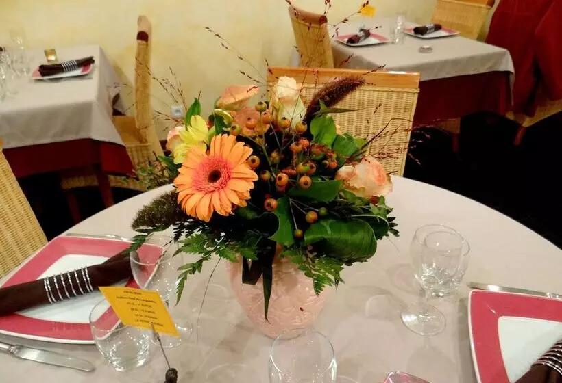 בית מלון כפרי Logis Hôtel Restaurant Auberge Les Vallées Du Perche