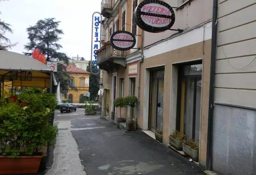 ホテル Albergo Royal