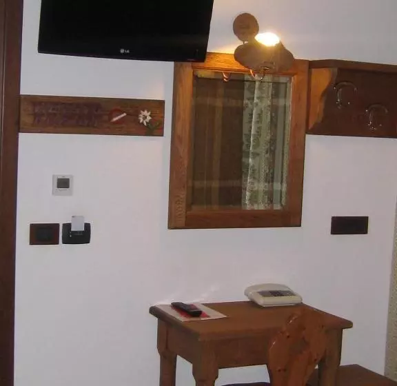 Hotelli Villa Plinia