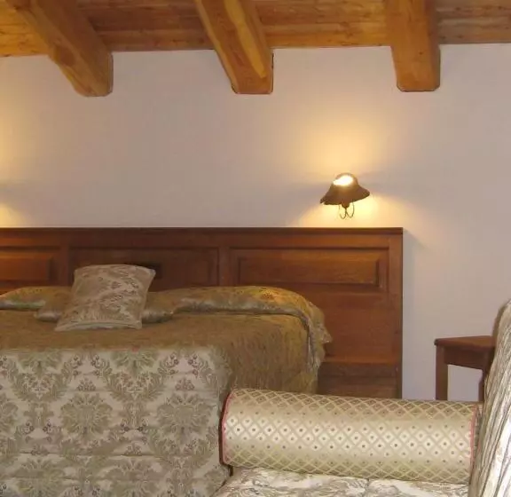 Hotelli Villa Plinia