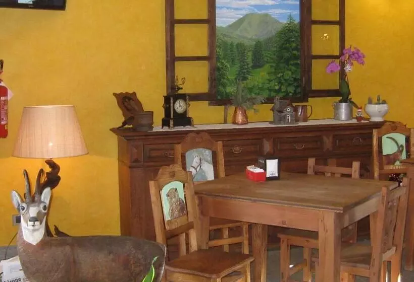 Hotelli Villa Plinia