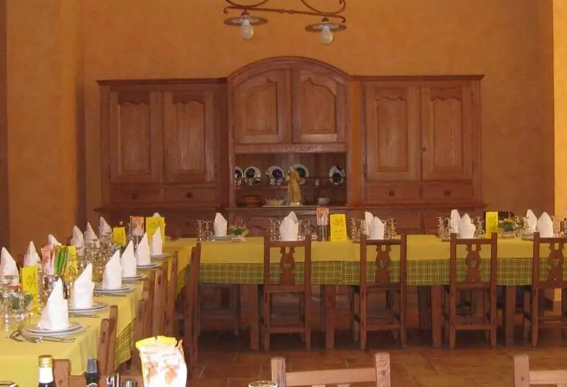 Hotelli Villa Plinia