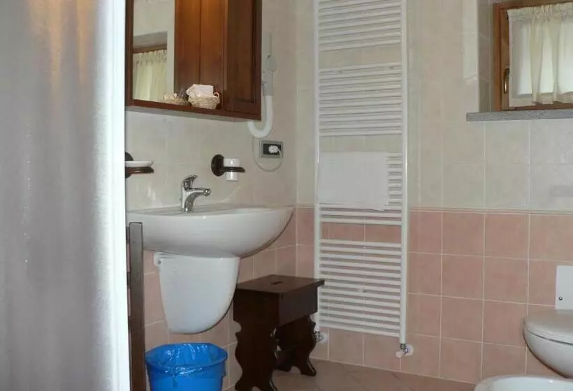 Hotelli Villa Plinia