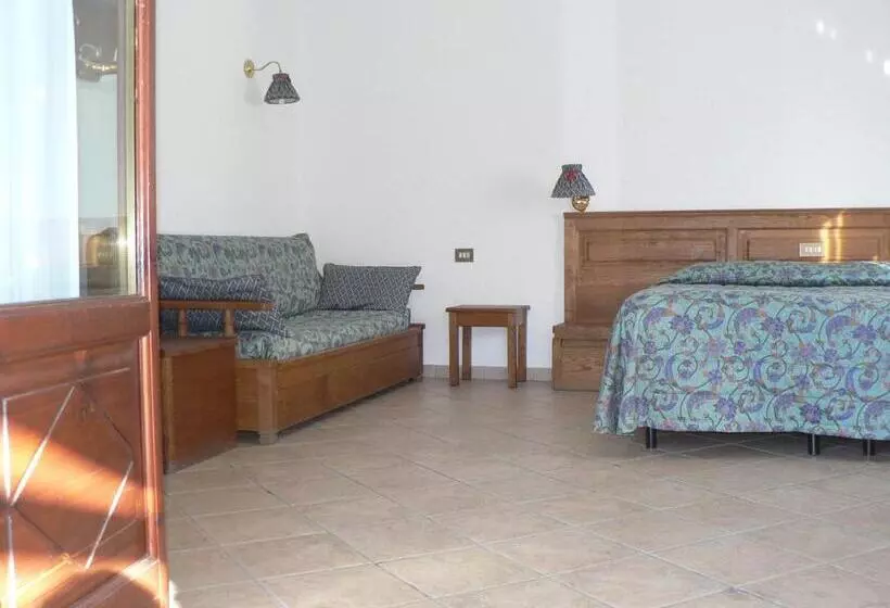 Hotelli Villa Plinia