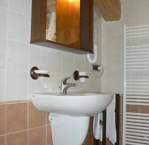 Hotelli Villa Plinia