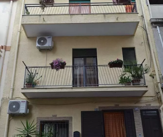 Majatalo Jolly House Bolognetta