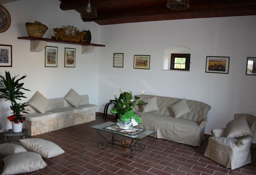 فندق ريفى Serravalle Relais & Country Villa