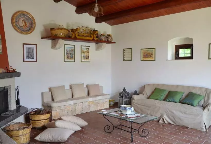 田舎風ホテル Serravalle Relais & Country Villa