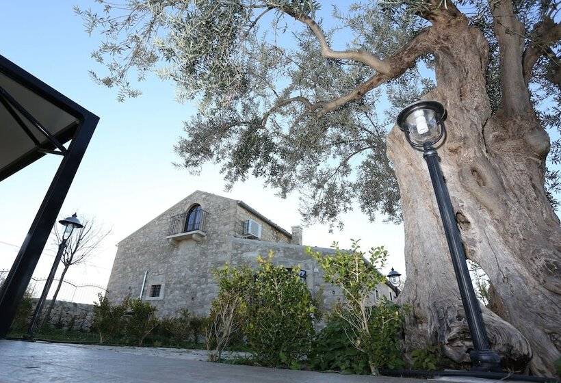 בית מלון כפרי Serravalle Relais & Country Villa